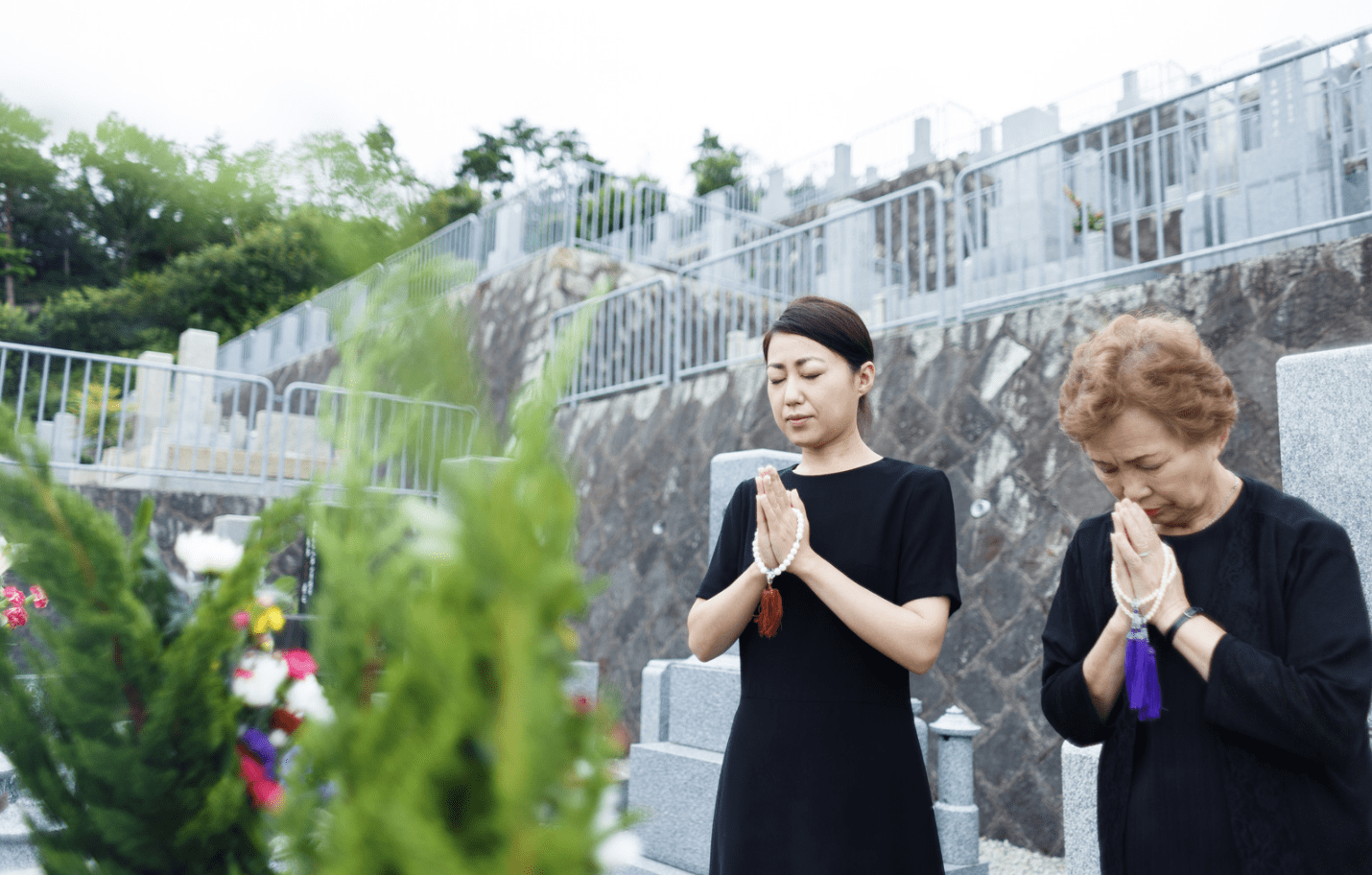 ペットの火葬に喪服は必要？身だしなみや私服でも良いのかについて解説！